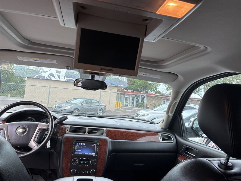 Used 2014 Chevrolet Tahoe LTZ AWD/4WD image 27