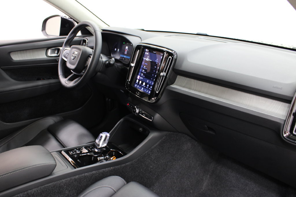 Used 2026 Volvo XC40 B5 Plus AWD/4WD image 26