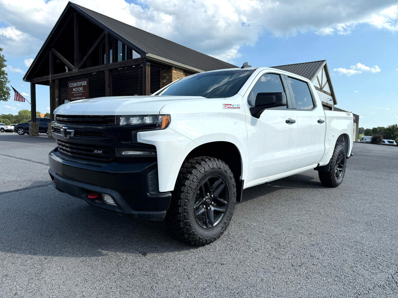 Used 2020 Chevrolet Silverado 1500 LT Trail Boss w/ Convenience Package image 2