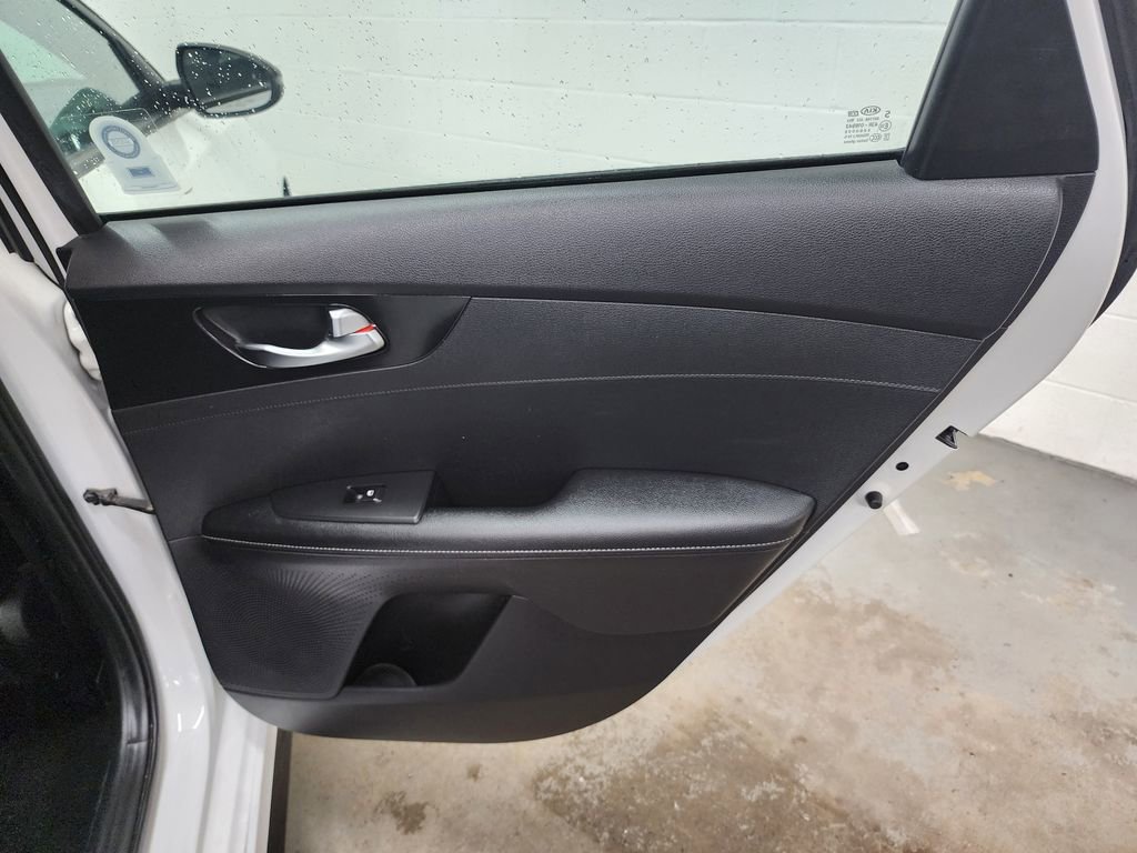 Used 2020 Kia Forte LXS FWD image 26