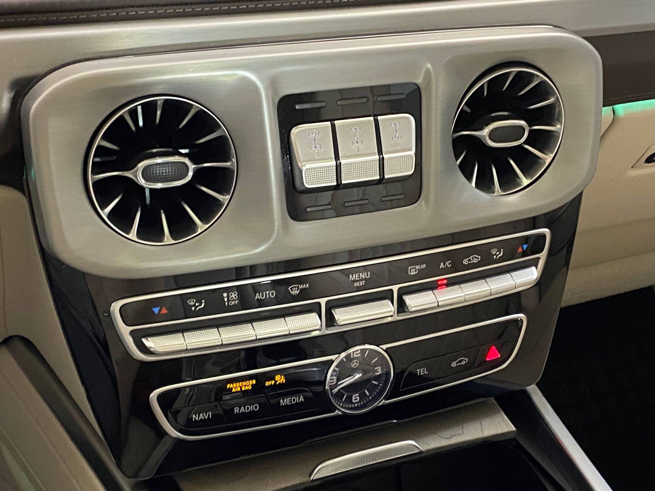 Used 2023 Mercedes-Benz G 550 image 27