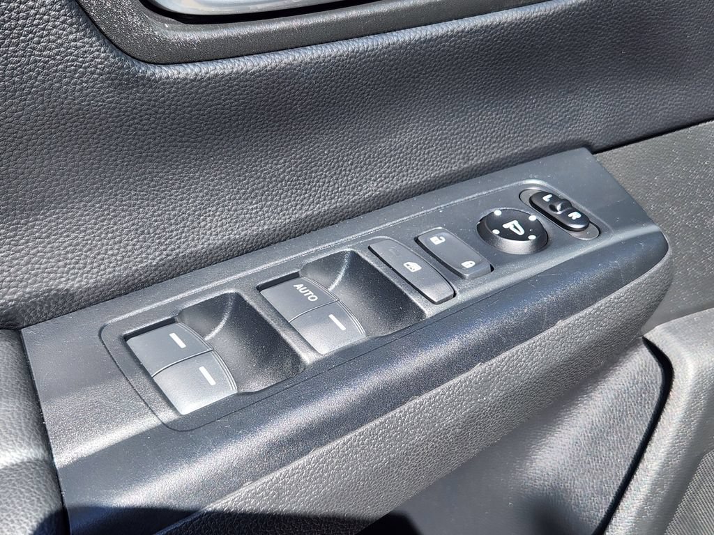 Used 2023 Honda CR-V LX image 13