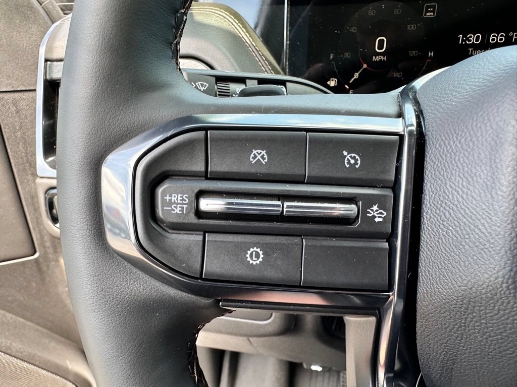 Certified 2025 GMC Yukon AT4 w/ AT4 Premium Package AWD/4WD image 37
