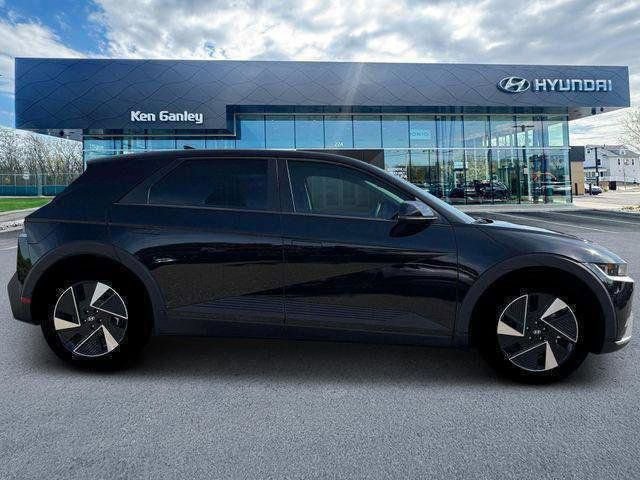 New 2025 Hyundai Ioniq 5 SE RWD image 9