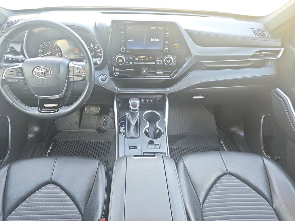Used 2021 Toyota Highlander XSE FWD image 9