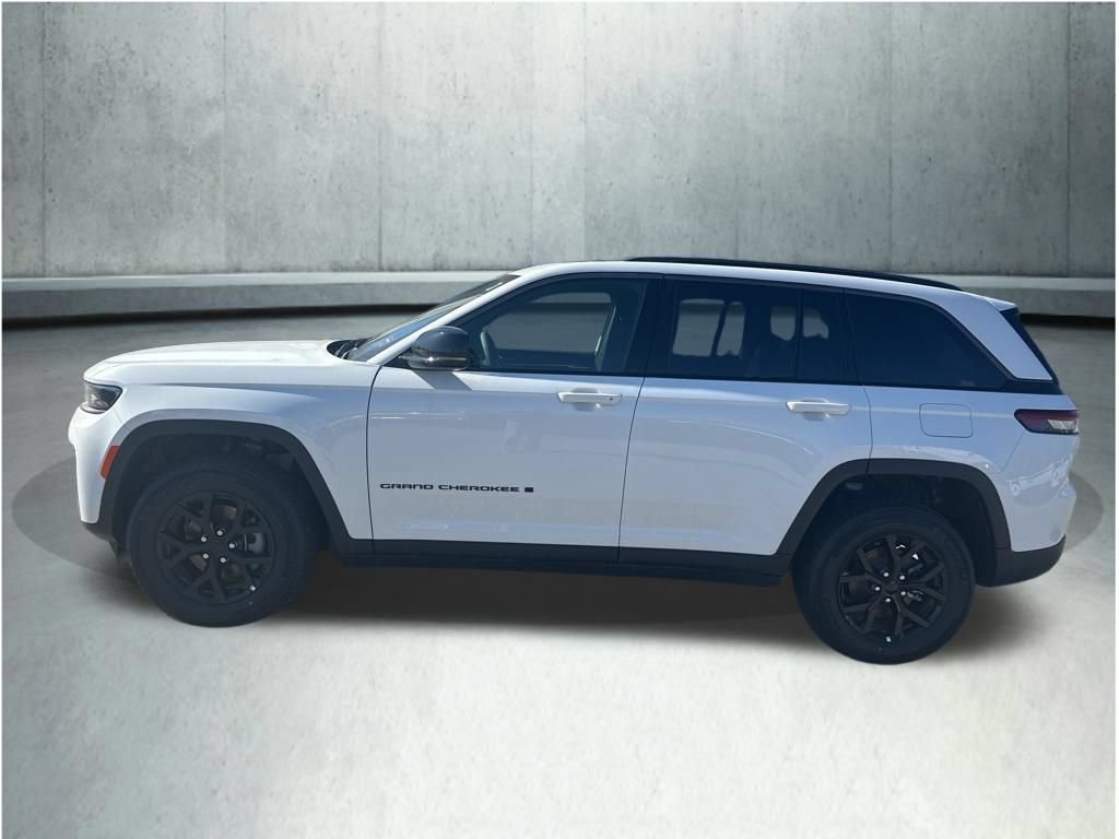 New 2026 Jeep Grand Cherokee Altitude AWD/4WD image 2