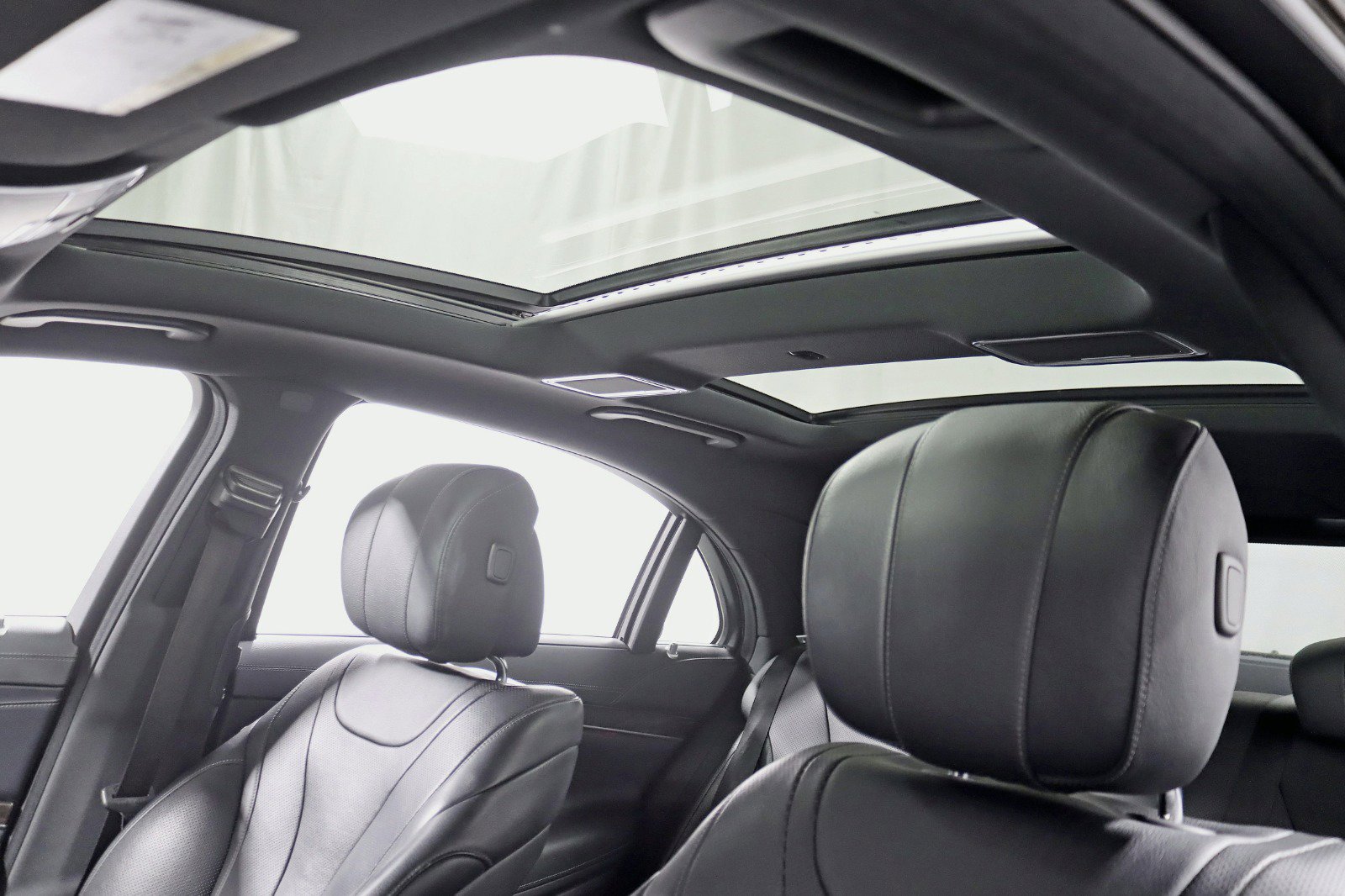Used 2015 Mercedes-Benz S 550 4MATIC Sedan image 36