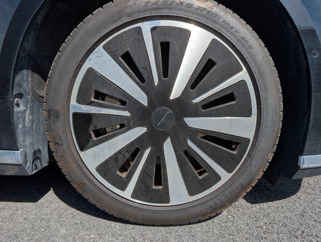 Used 2024 Lucid Air Pure RWD image 9