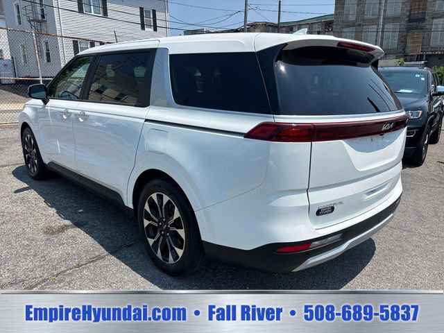 Used 2024 Kia Carnival EX FWD image 3