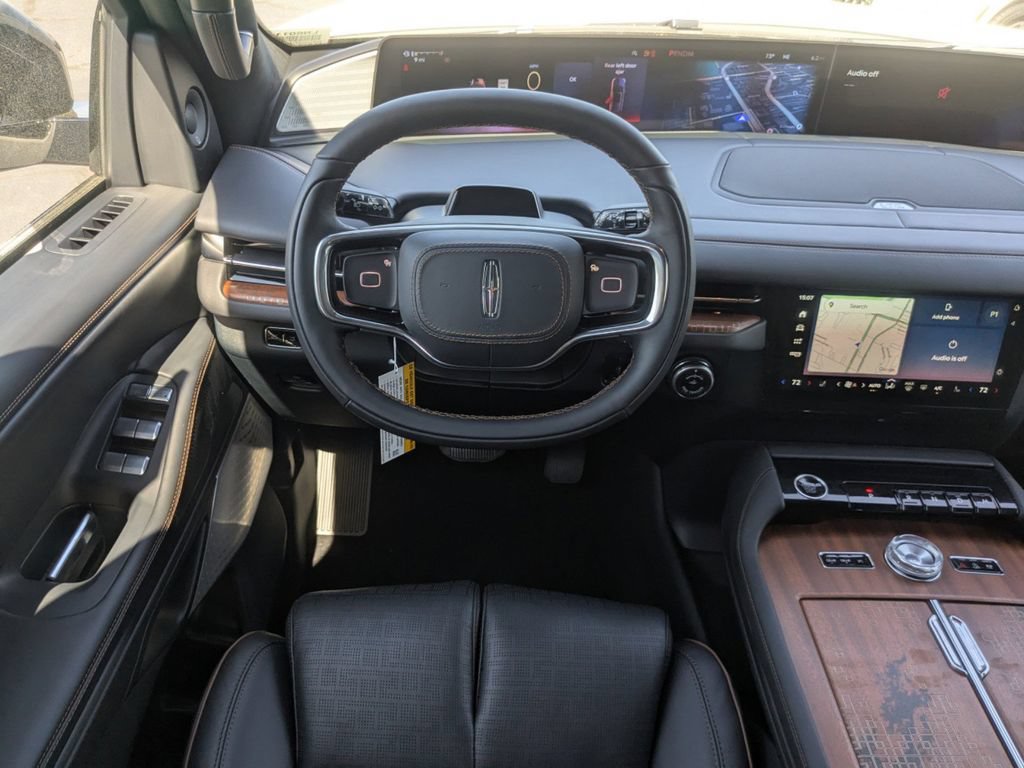 New 2026 Lincoln Navigator Black Label AWD/4WD image 17