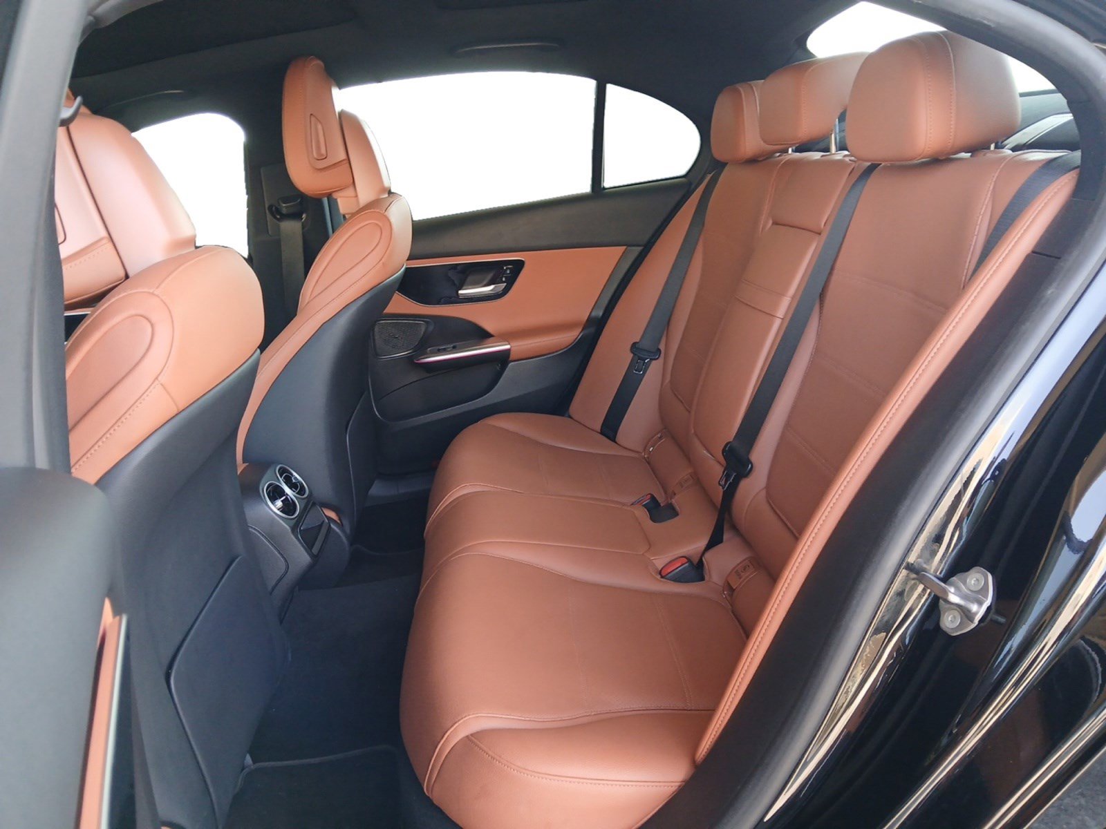 Used 2023 Mercedes-Benz C 300 Sedan image 13