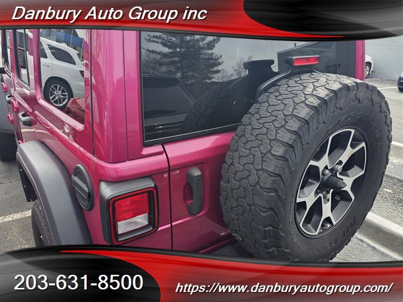 Used 2022 Jeep Wrangler Unlimited Rubicon w/ Cold Weather Group AWD/4WD image 3