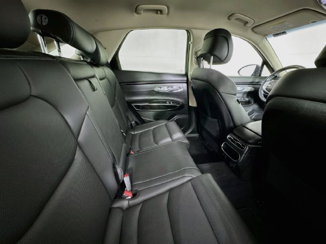 Used 2022 Genesis GV70 2.5T AWD/4WD image 24