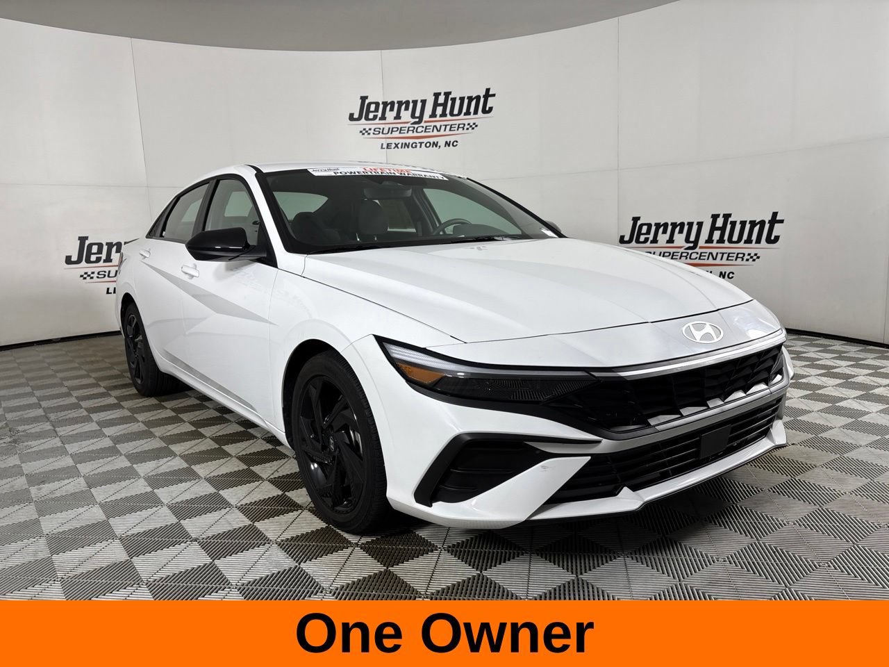 Used 2026 Hyundai Elantra Sport FWD image 4