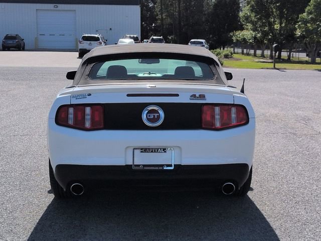 Used 2010 Ford Mustang GT RWD image 4