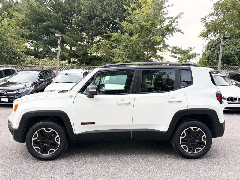 Used 2015 Jeep Renegade Trailhawk AWD/4WD image 4
