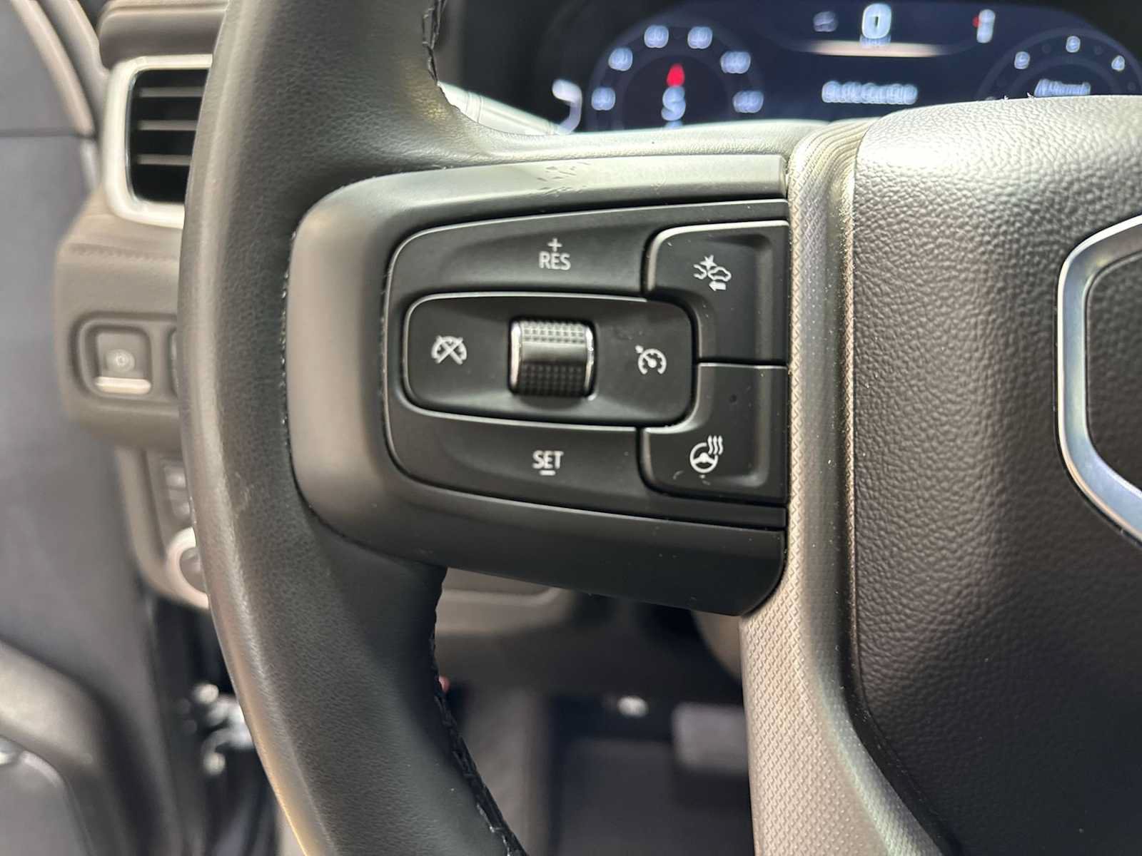 Used 2024 GMC Yukon XL Denali AWD/4WD image 23