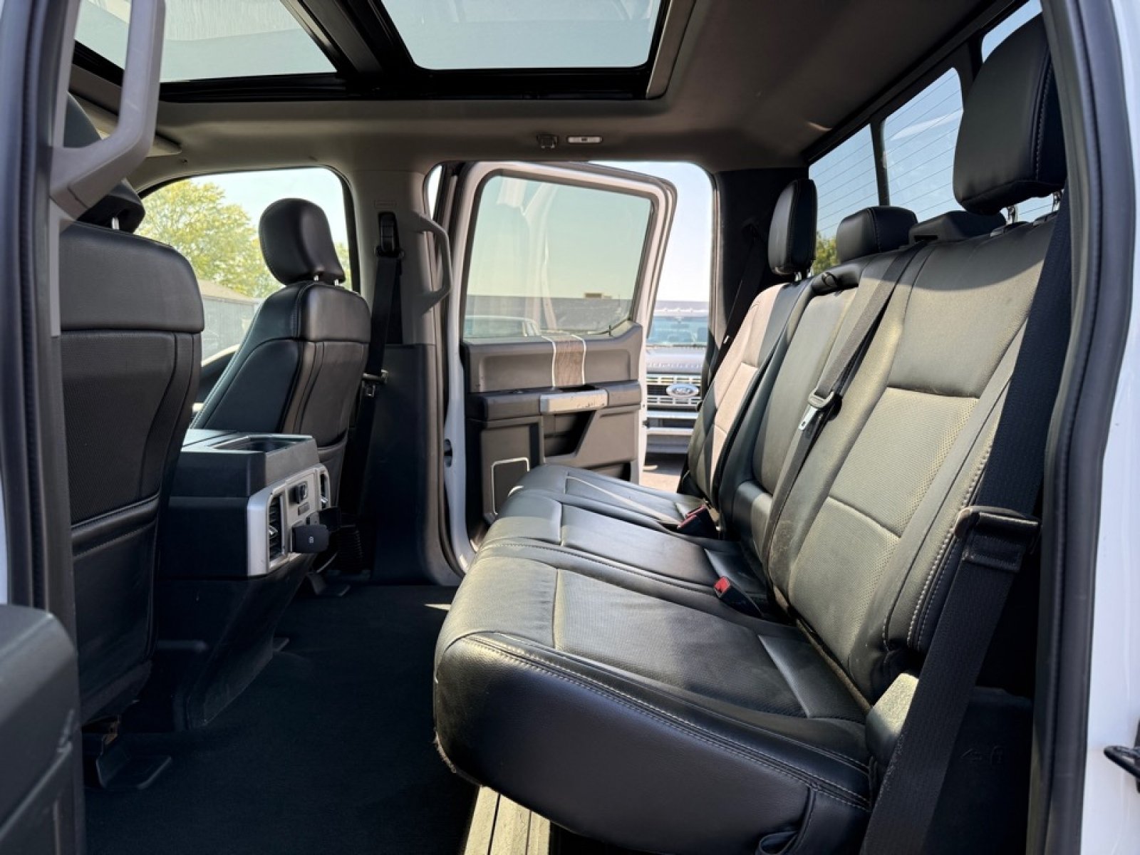 Used 2019 Ford F350 Lariat w/ Lariat Ultimate Package AWD/4WD image 14