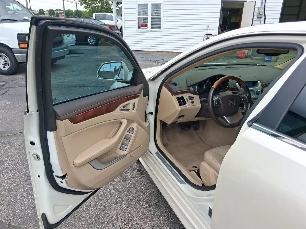Used 2010 Cadillac CTS Performance w/ Performance Luxury Package RWD image 12
