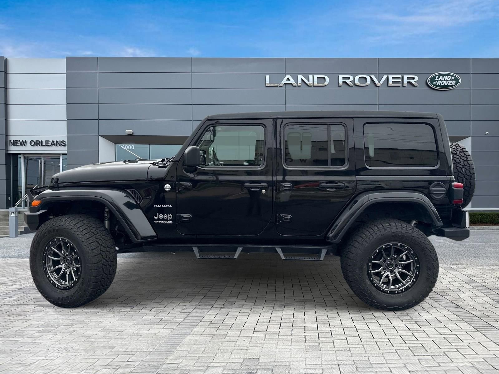 Used 2021 Jeep Wrangler Unlimited Sahara AWD/4WD image 2