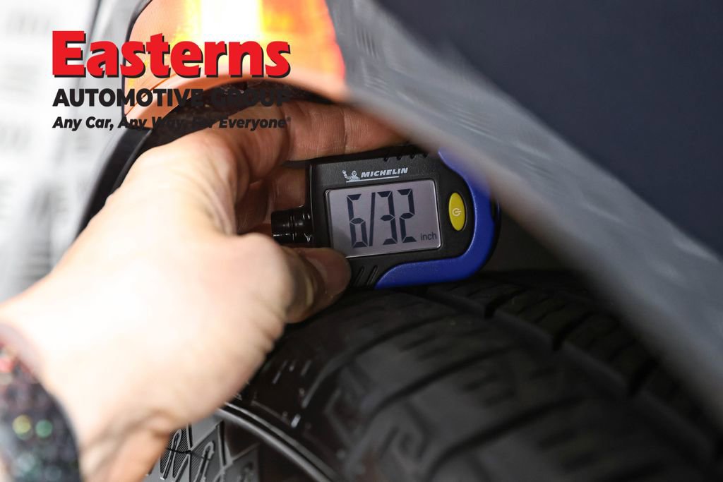 Used 2023 Chrysler Pacifica Touring-L FWD image 29