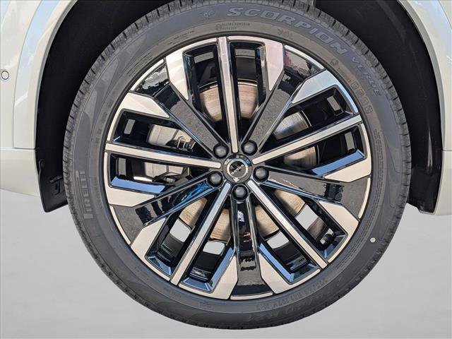 New 2026 Volvo XC90 T8 Plus w/ Protection Package AWD/4WD image 10