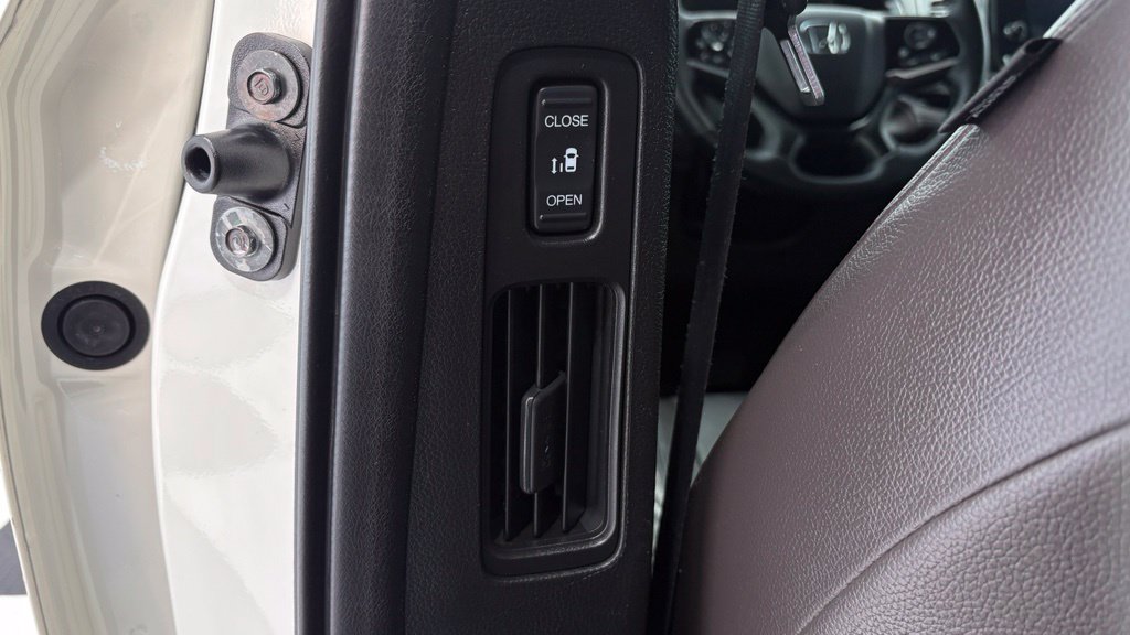 Used 2019 Honda Odyssey Elite image 23