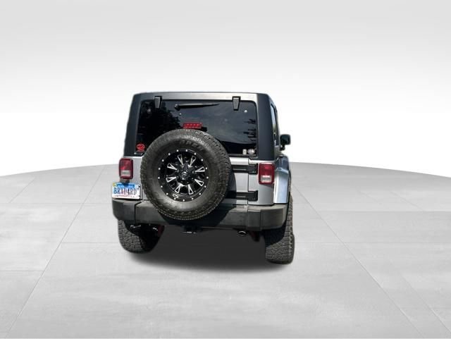 Used 2017 Jeep Wrangler Unlimited Rubicon w/ Connectivity Group AWD/4WD image 7