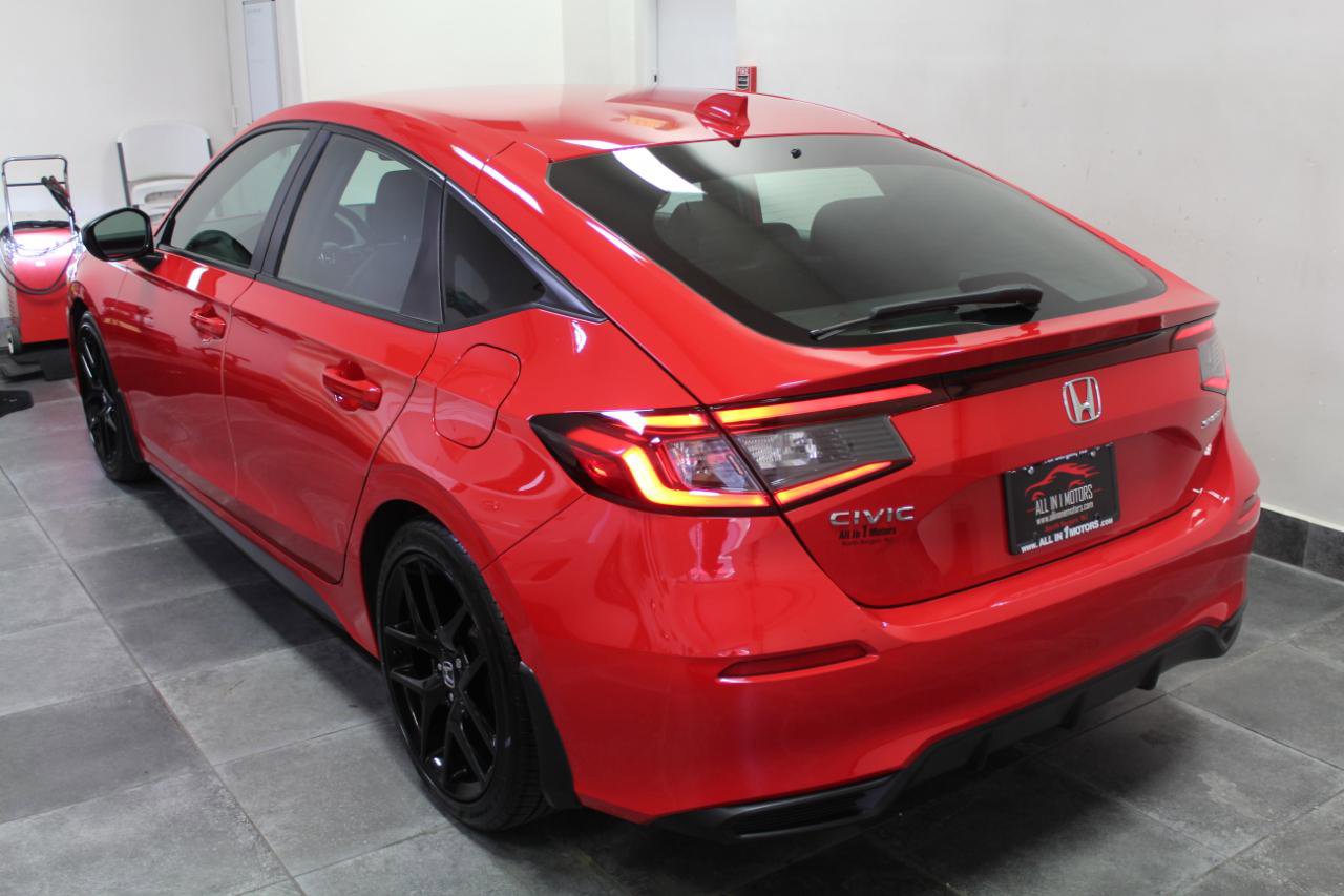 Used 2023 Honda Civic Sport image 4