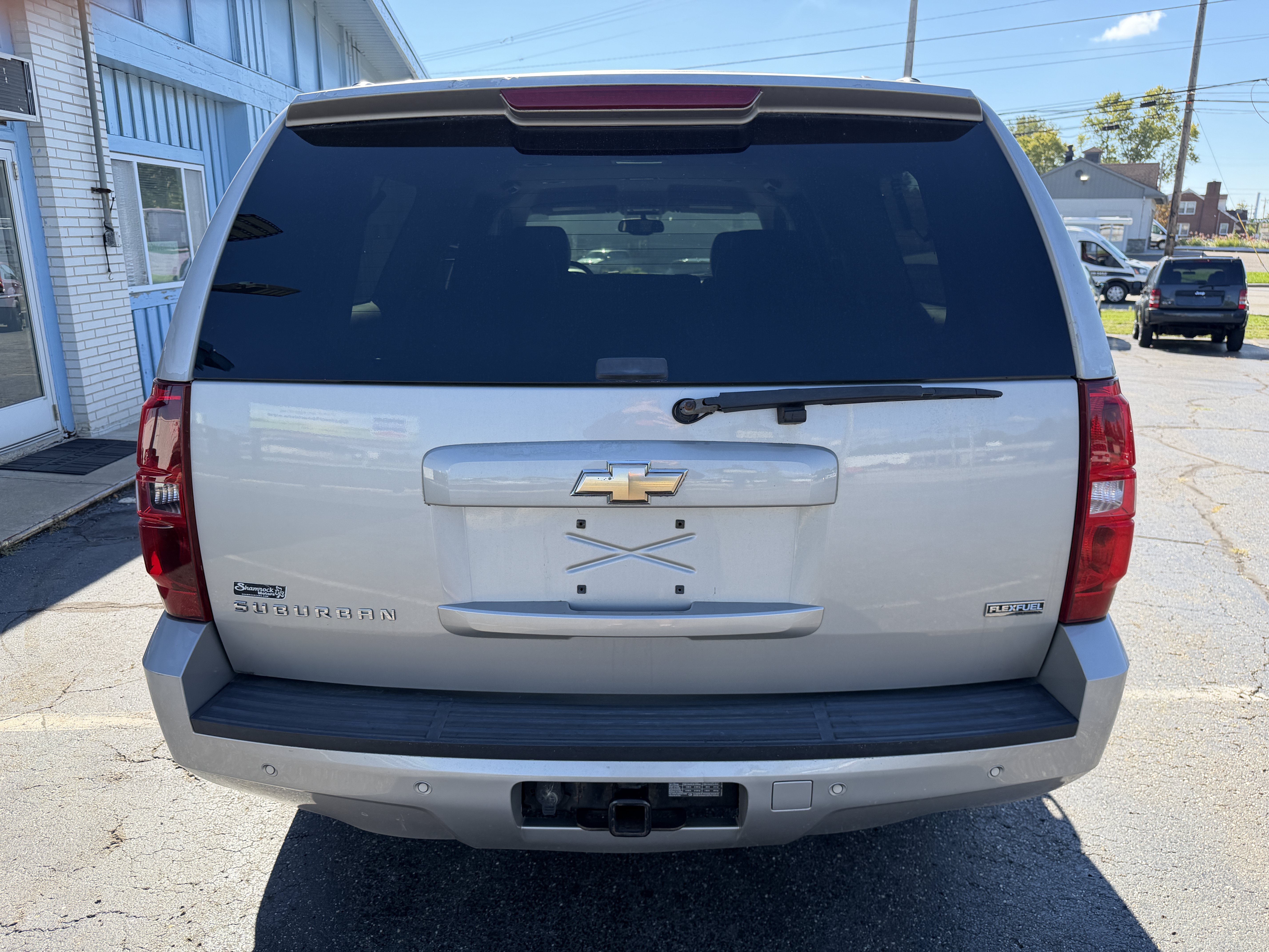 Used 2009 Chevrolet Suburban LT w/ Luxury Package AWD/4WD image 4