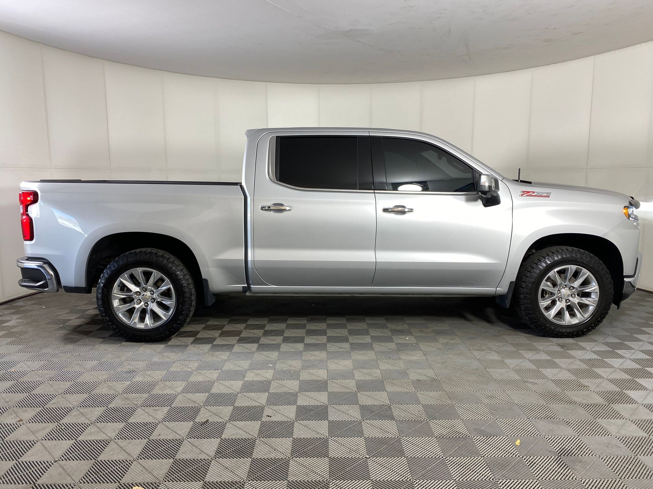 Used 2021 Chevrolet Silverado 1500 LTZ w/ LTZ Premium Package image 7