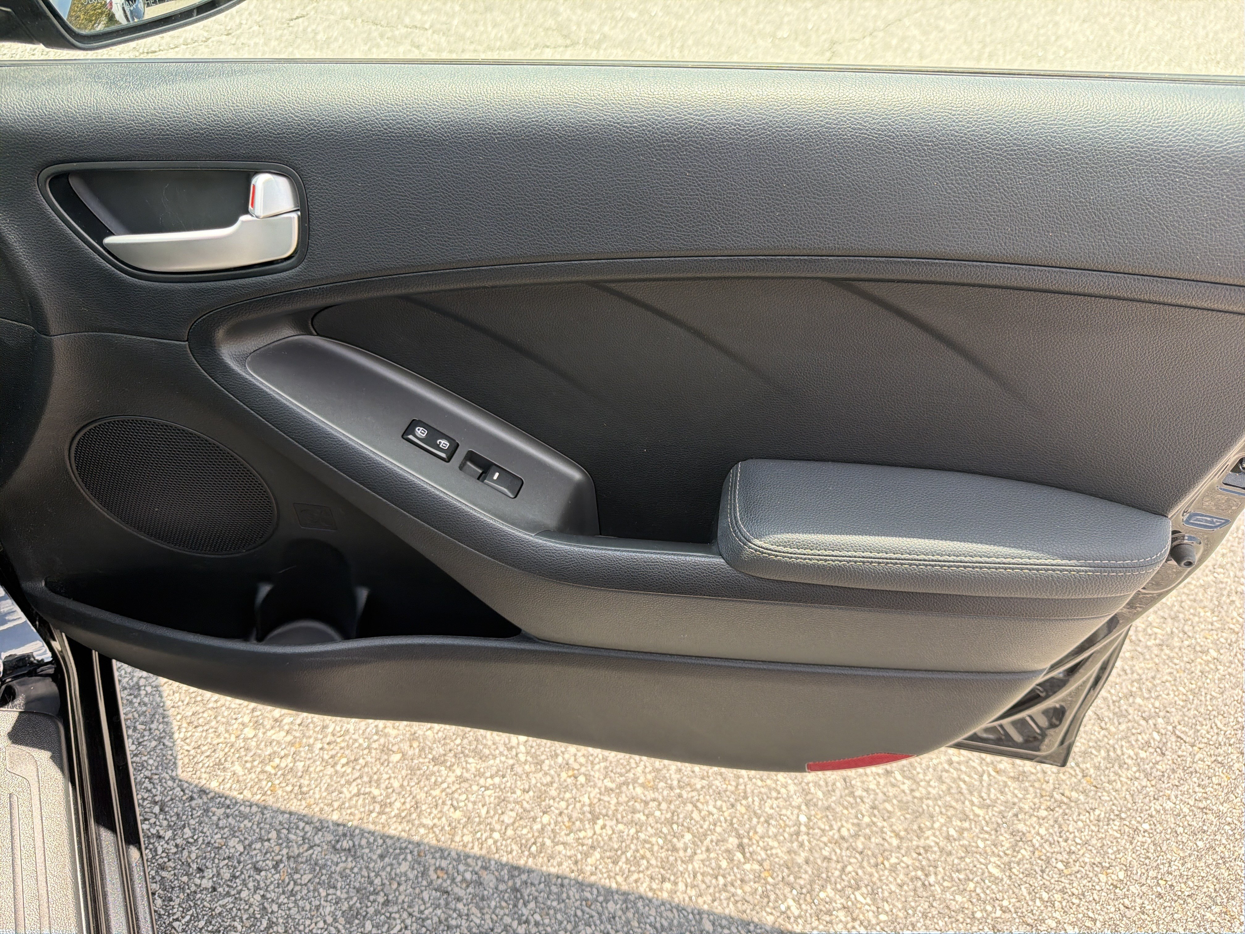 Used 2017 Kia Forte LX FWD image 23