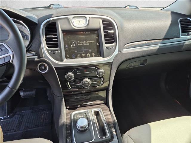 Used 2015 Chrysler 300 Limited w/ Driver Convenience Group RWD image 16