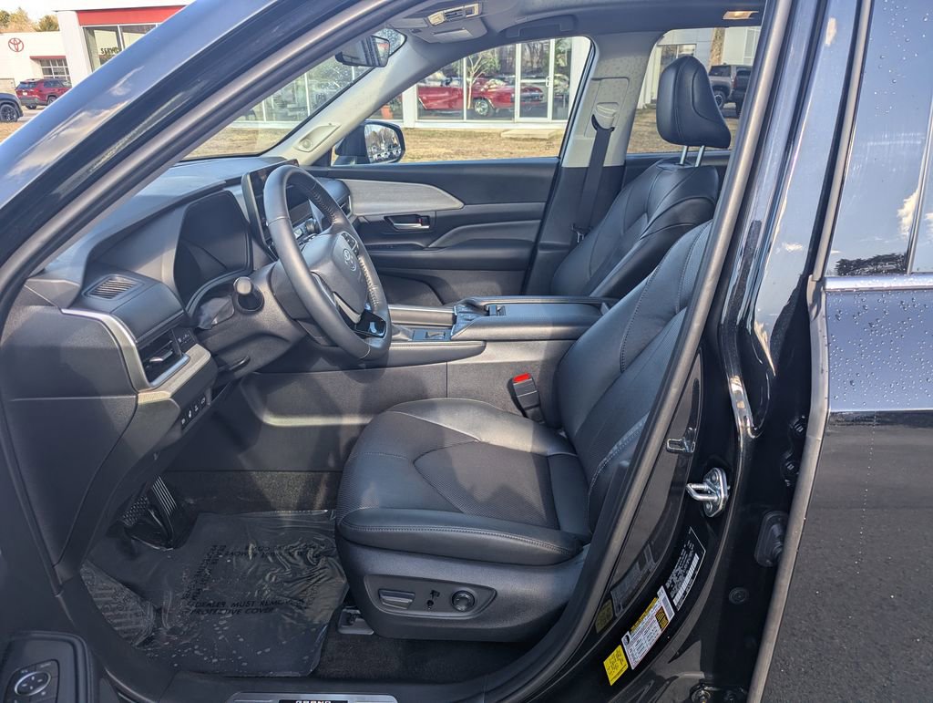Used 2026 Toyota Grand Highlander Limited image 16