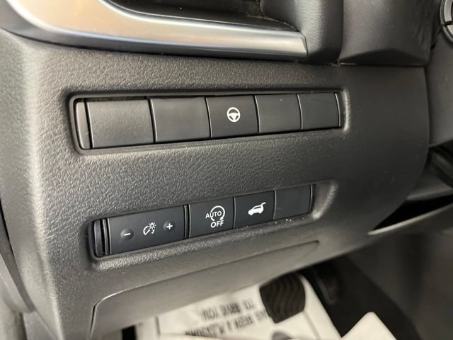 Used 2024 Nissan Rogue SV FWD image 31