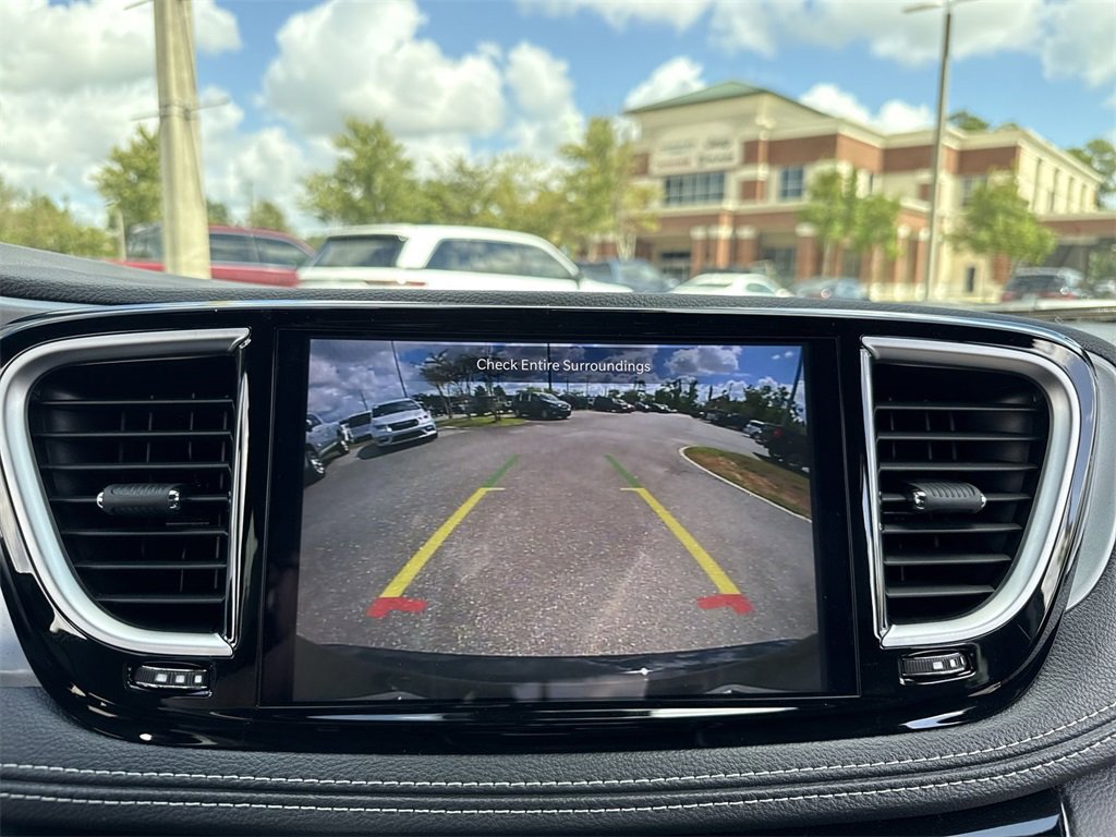 New 2026 Chrysler Pacifica Limited w/ S Appearance Package image 25