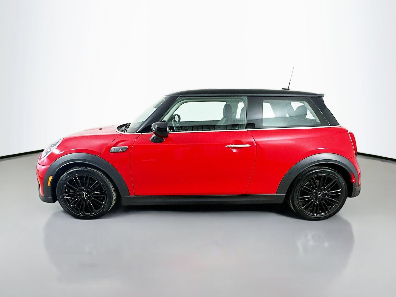 Used 2024 MINI Cooper S FWD image 8