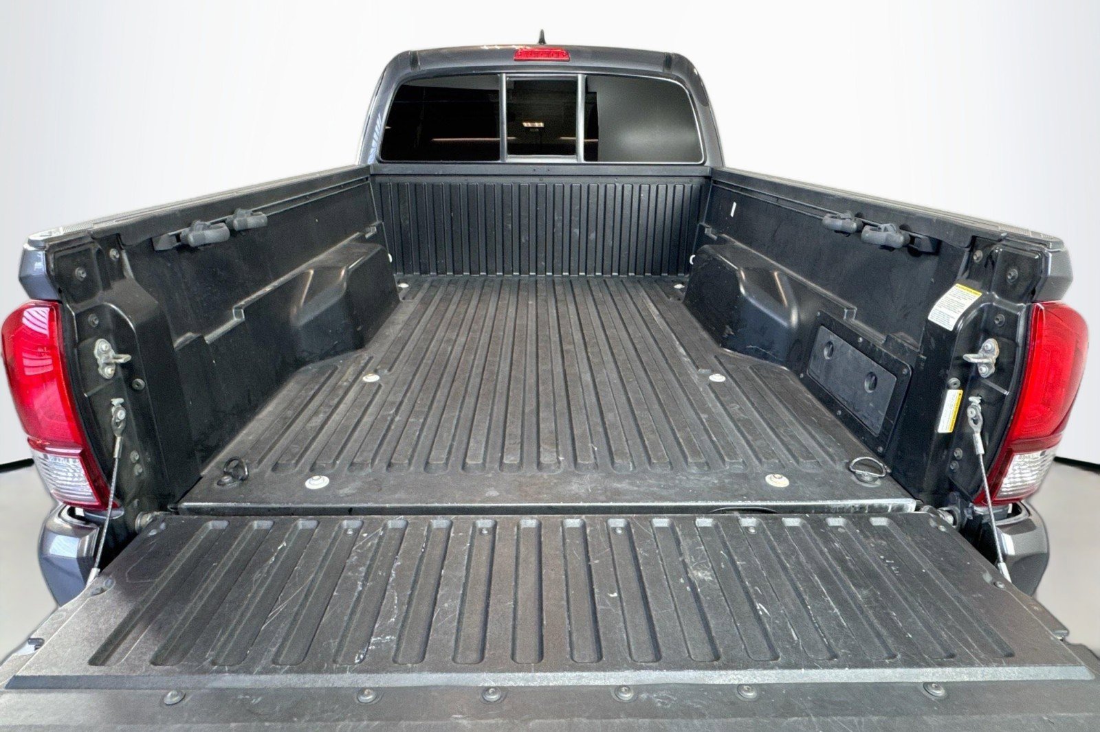Used 2019 Toyota Tacoma SR w/ SX Package RWD image 22