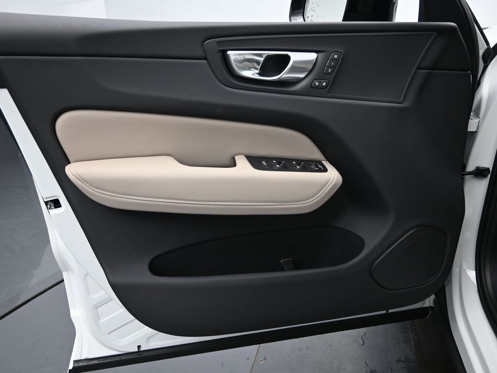 New 2026 Volvo XC60 B5 Plus w/ Climate Package image 23