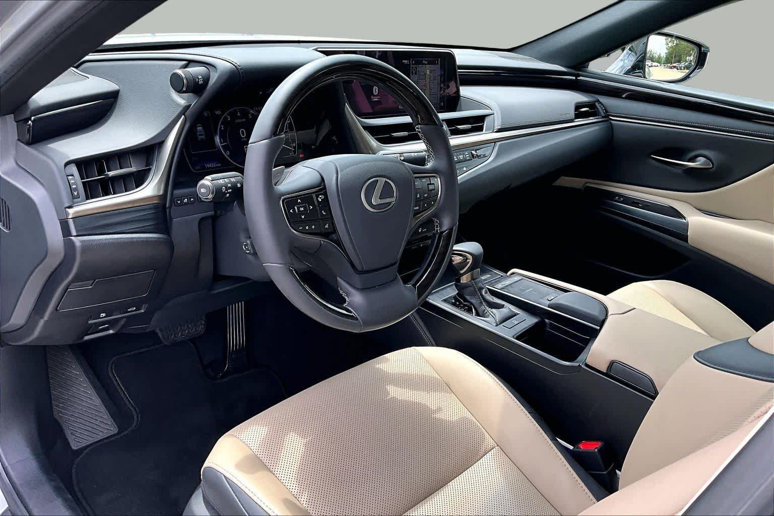 Used 2021 Lexus ES 350 w/ Premium Package FWD image 18