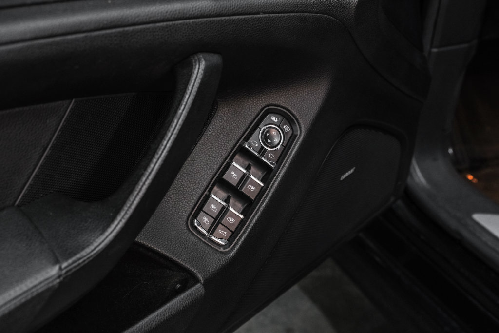 Used 2012 Porsche Panamera 4 image 47