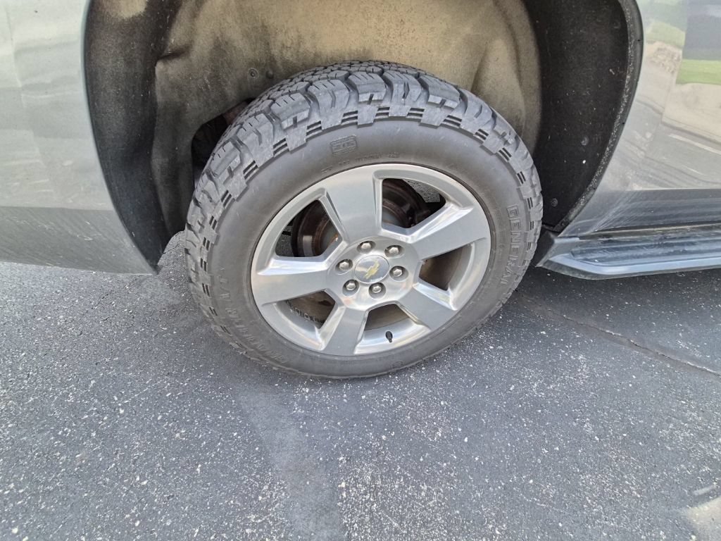 Used 2019 Chevrolet Tahoe LT w/ Max Trailering Package AWD/4WD image 9