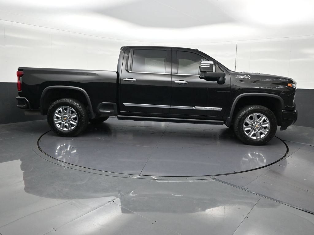 Used 2024 Chevrolet Silverado 2500 High Country w/ High Country Premium Package AWD/4WD image 7
