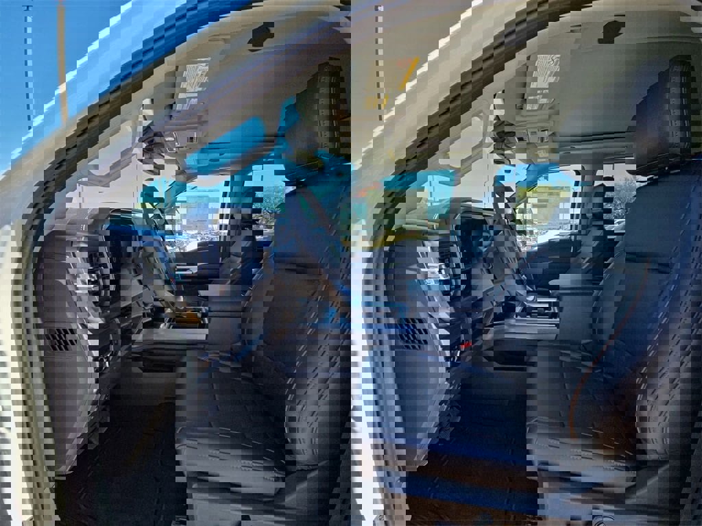 New 2025 Ford F250 Lariat w/ Lariat Ultimate Package image 12