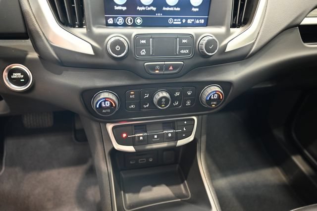 Used 2023 GMC Terrain SLT FWD image 17