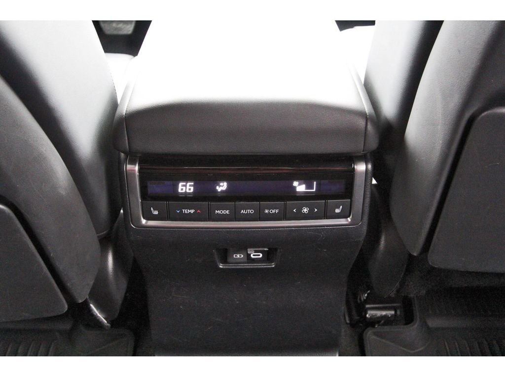 Used 2024 Lexus GX 550 w/ Accessory Package (2T) AWD/4WD image 11