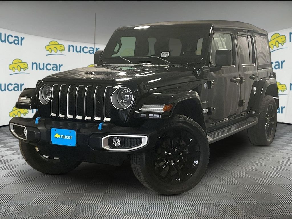 Used 2023 Jeep Wrangler Unlimited Sahara w/ Cold Weather Group AWD/4WD image 3