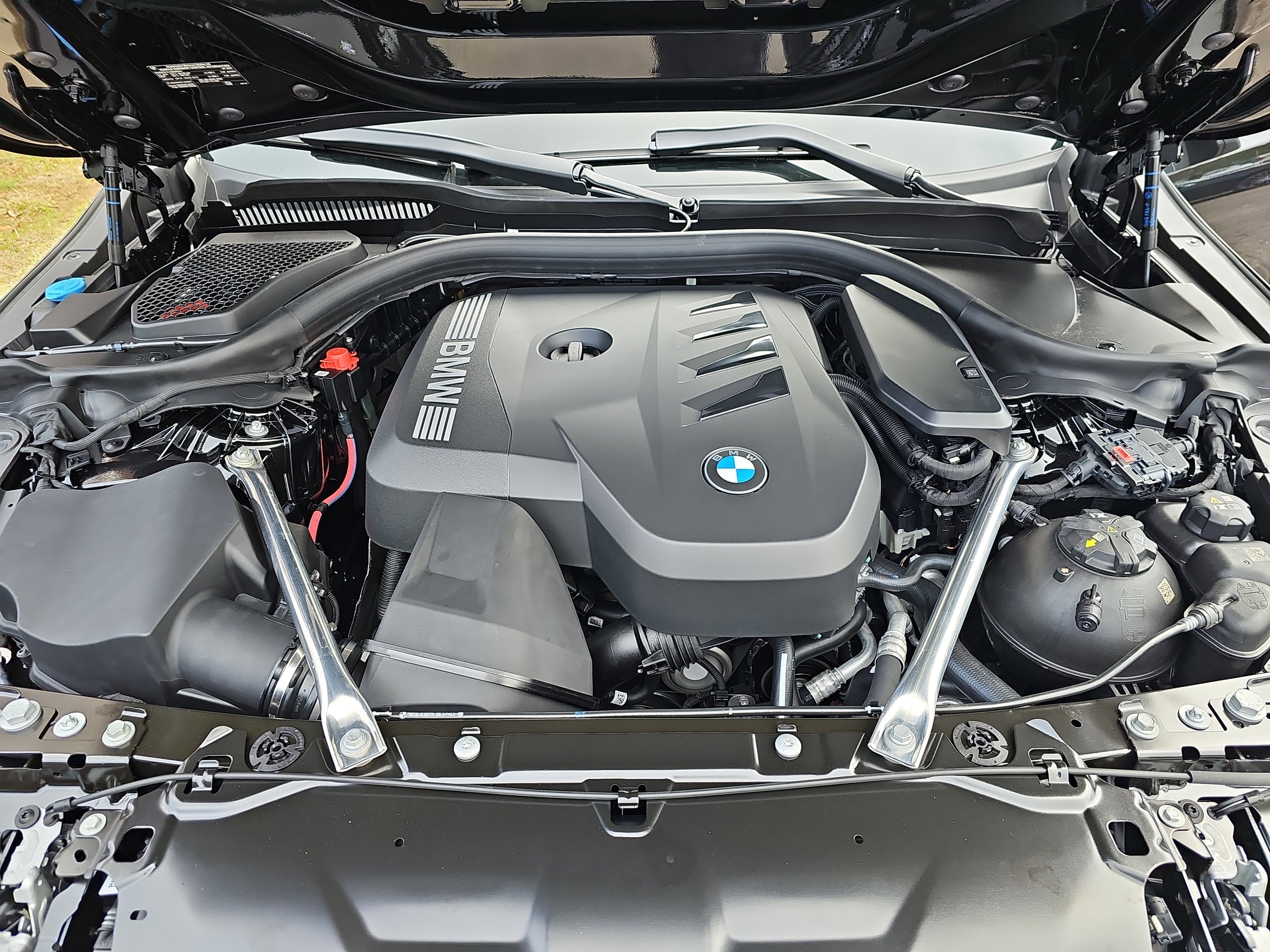 New 2026 BMW 530i w/ Premium Package RWD image 32
