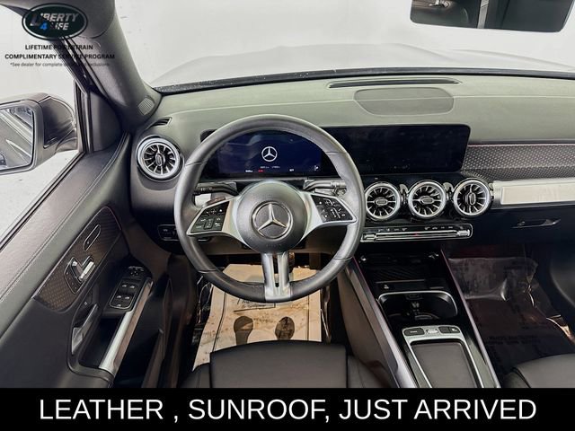 Used 2025 Mercedes-Benz GLB 250 GLB 250 w/ Exclusive Package image 24