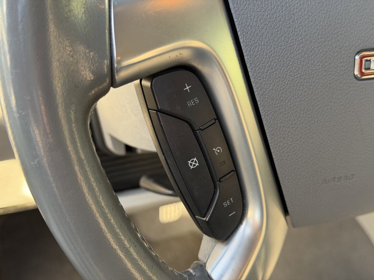 Used 2014 GMC Acadia SLE image 41